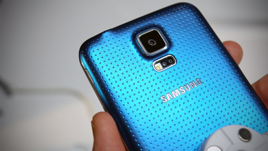 galaxy s5 samsung sign - Samsung Galaxy S5 priced at €500 in India