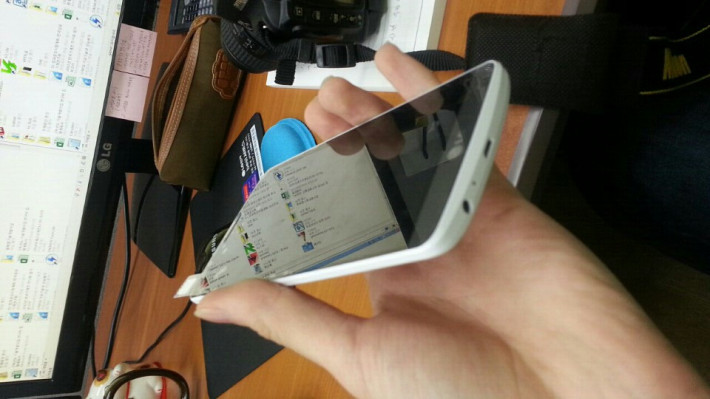 lg g3 1 710x399 - LEAKED : LG G3 with Metal Finish