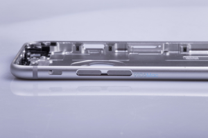 Images-showing-alleged-housing-for-the-Apple-iPhone-6s (4)