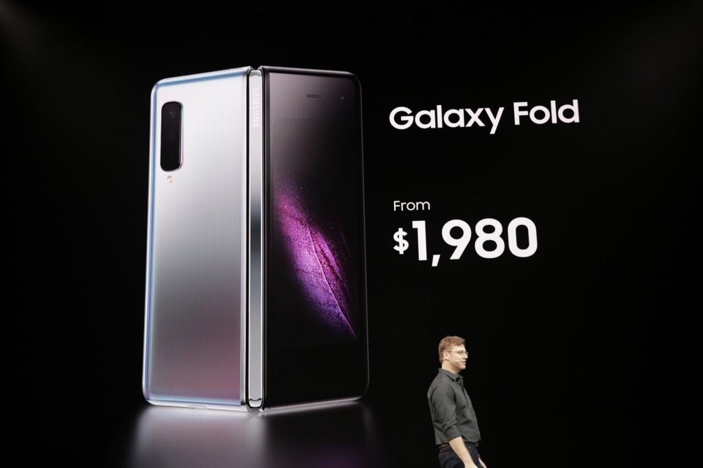 lcimg 8be6d753 4535 49e4 8bed 50e49c254ea2 1024x682 - Samsung unveils the Galaxy Fold - a foldable smartphone that costs $1980